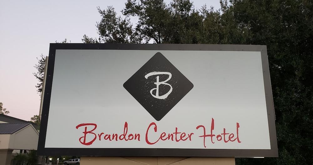 Spark By Hilton Tampa Brandon Heartland Exterior photo
