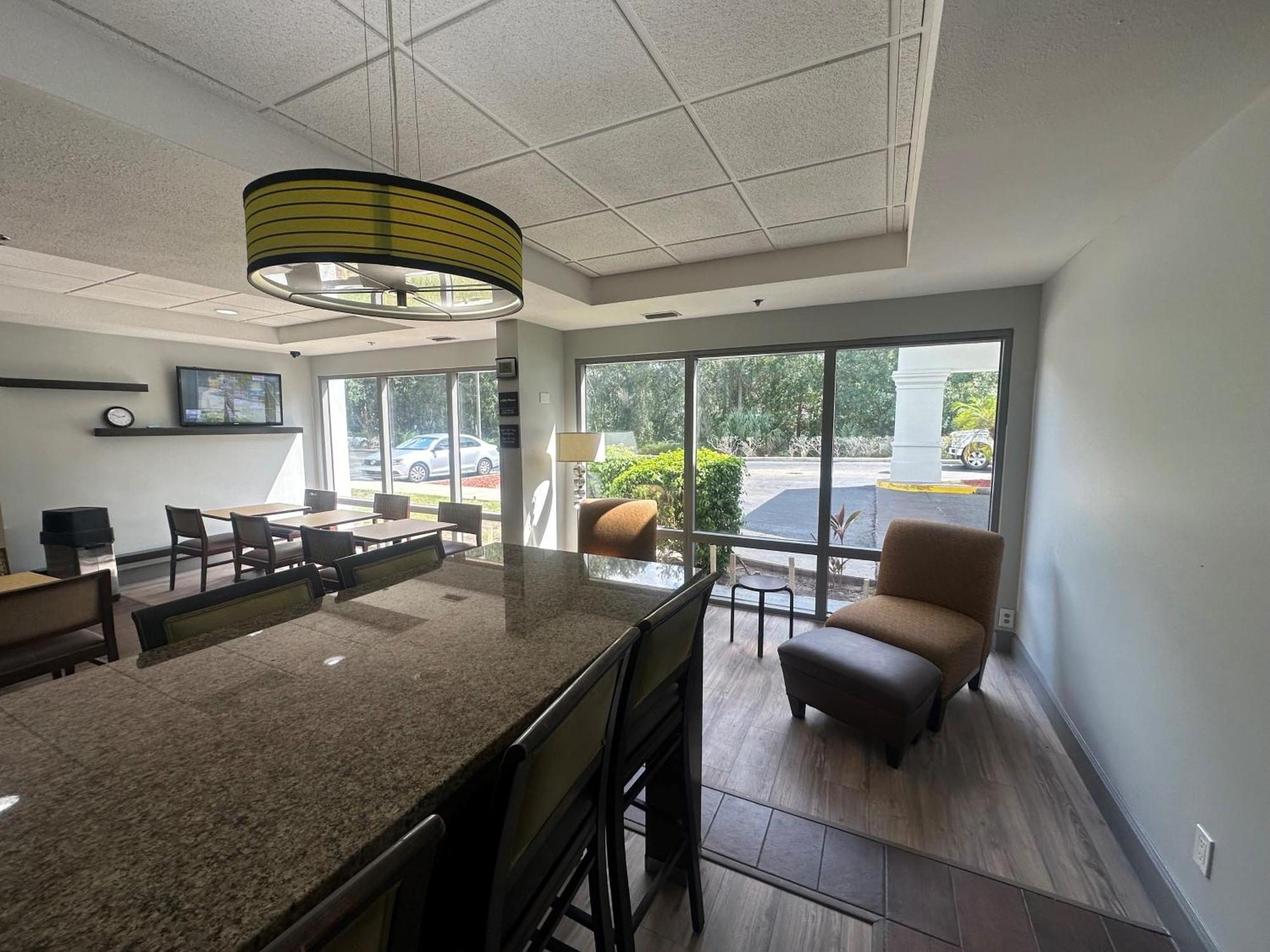 Spark By Hilton Tampa Brandon Heartland Exterior photo