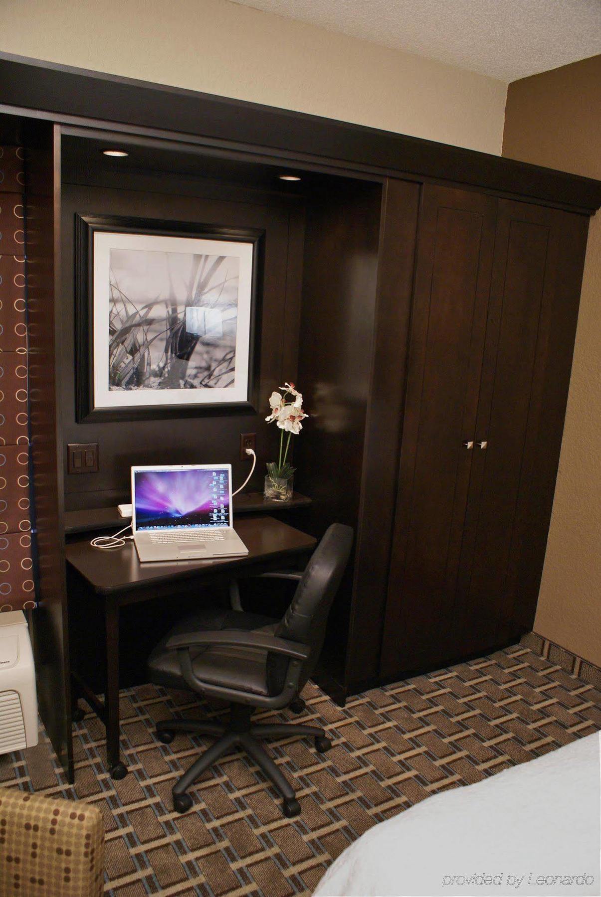 Spark By Hilton Tampa Brandon Heartland Room photo